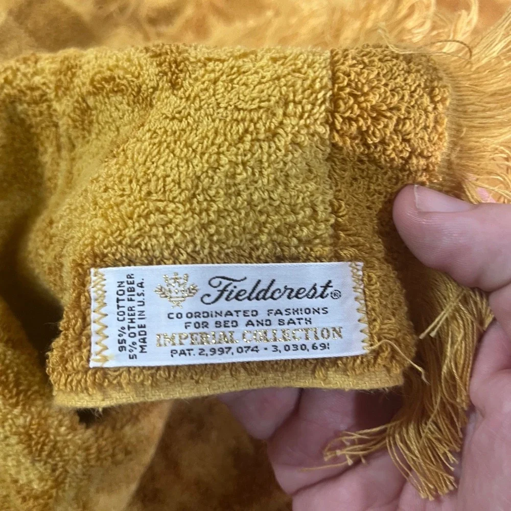 Vtg Fieldcrest Imperial Collection Gold Damask Bath Towel Washcloth Set USA